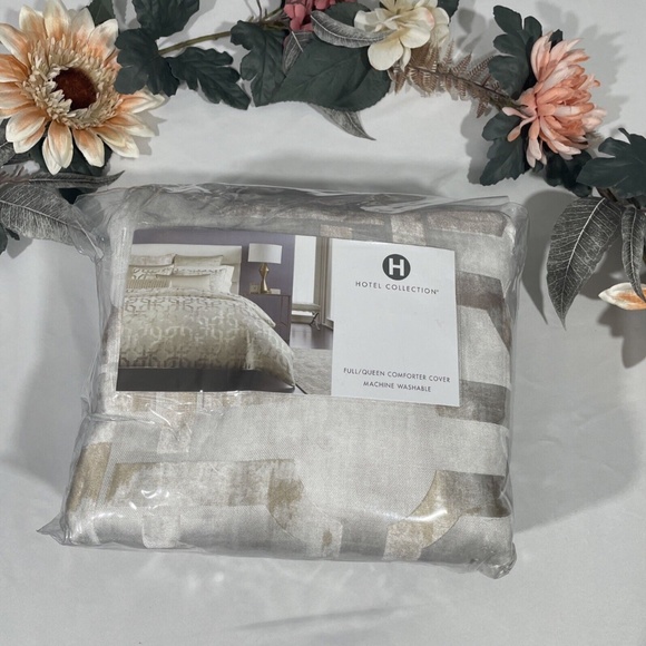 NIB $335 [ Full / Queen ] Duvet Cover‎ for Hotel Collection Fresco Metallic Gold - Picture 1 of 13